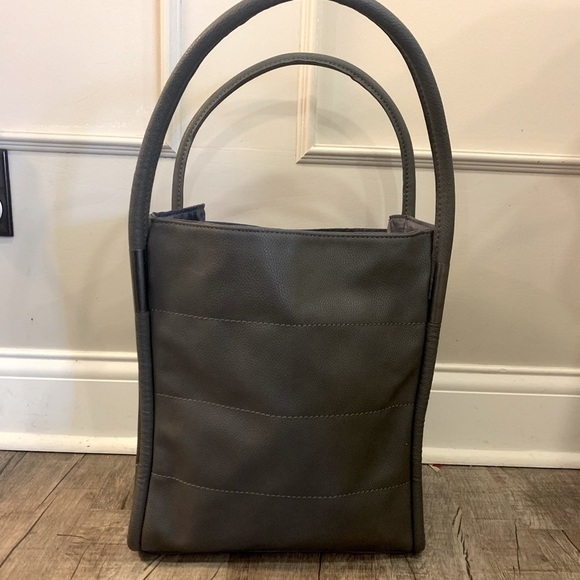 NWOT Neiman Marcus Pebbled Gray Faux Leather Tote - Picture 2 of 11